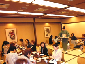 �Q�S�����W�܂�A�V�N��؂₩��