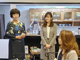 �ϐ��n�E�X������Ж��É����V���[���]���x�X�Z�[���X�G���W�j�A���X�@�󂳂�̂����A